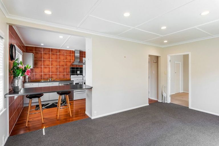 Photo of property in 33 Martin Road, Paraparaumu Beach, Paraparaumu, 5032