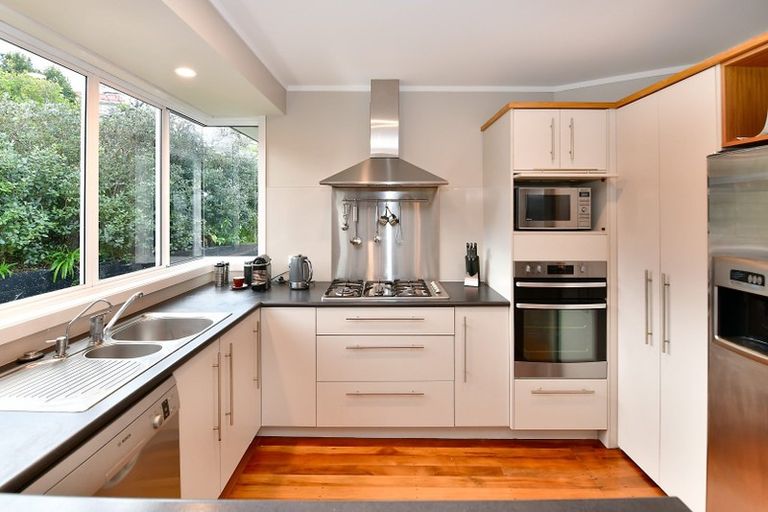 Photo of property in 1114 Whangaparaoa Road, Tindalls Beach, Whangaparaoa, 0930