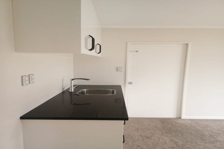 Photo of property in 116 San Valentino Drive, Henderson, Auckland, 0612