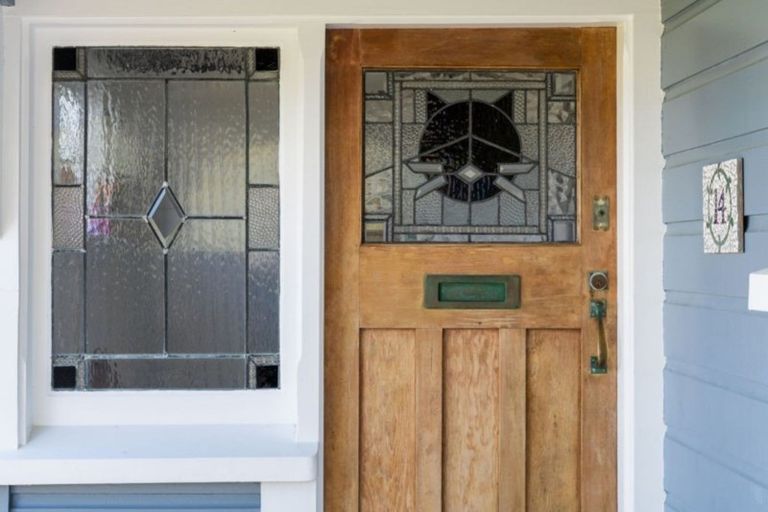 Photo of property in 14 Moana Street, Kaka Point, 9271