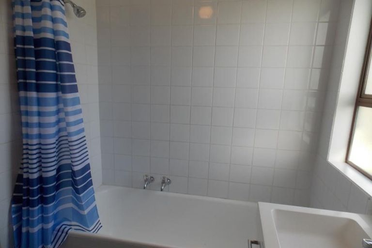 Photo of property in 1a Southern Cross Crescent, Island Bay, Wellington, 6023