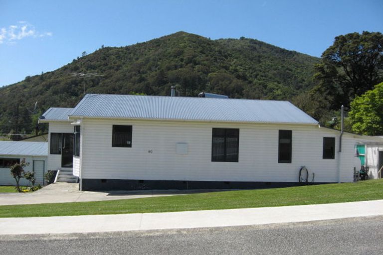 Photo of property in 60 Kent Street, Picton, 7220