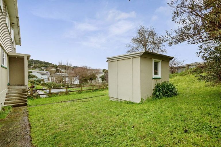 Photo of property in 30 Roberts Street, Tawa, Wellington, 5028