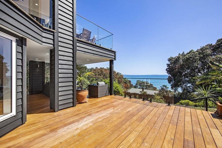 Photo of property in 208 Vipond Road, Stanmore Bay, Whangaparaoa, 0932