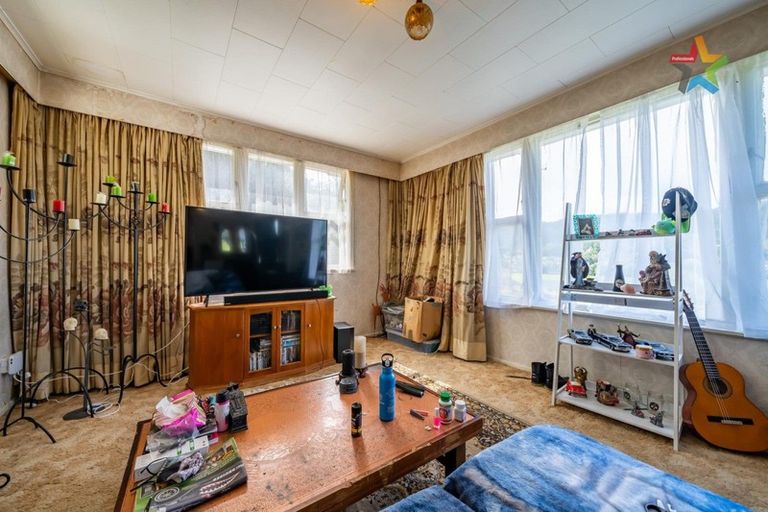 Photo of property in 29 Bird Grove, Stokes Valley, Lower Hutt, 5019