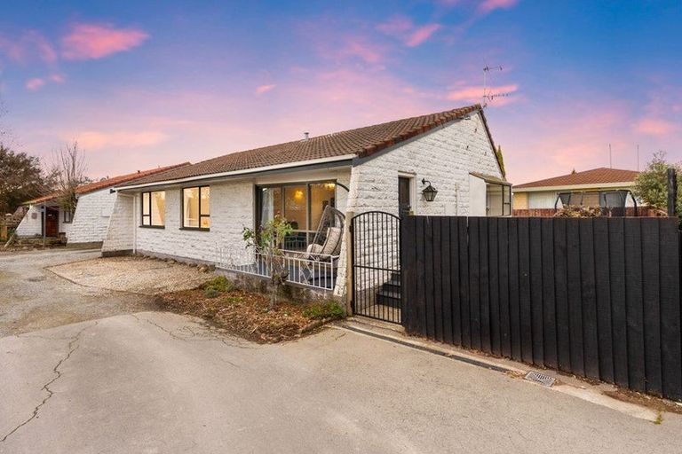 Photo of property in 1/40b Chipping Lane, Redwood, Christchurch, 8051