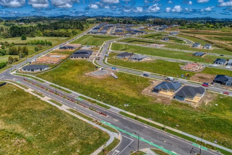 Photo of property in 4 Ropere Street, Kumeu, 0810