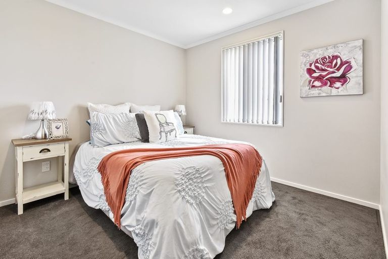 Photo of property in 12 Saddleback Crescent, Papakura, 2110
