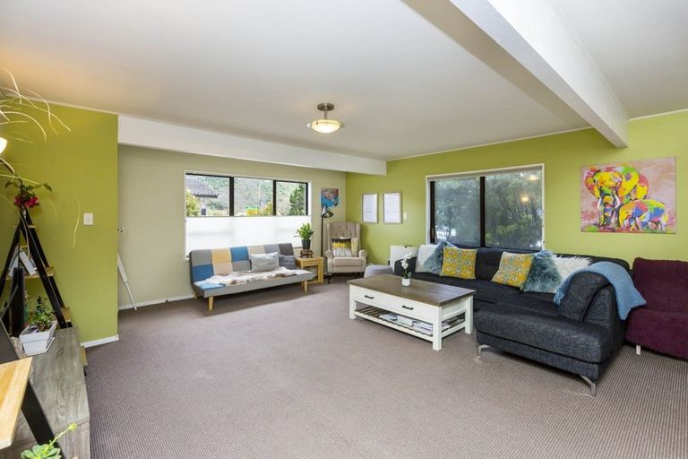 Photo of property in 30 Gemstone Drive, Birchville, Upper Hutt, 5018