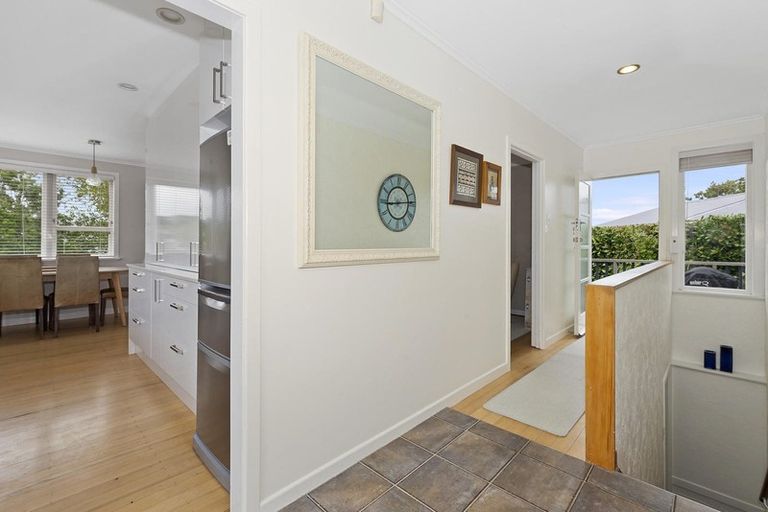 Photo of property in 90 Tiroroa Avenue, Te Atatu South, Auckland, 0610