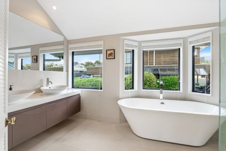 Photo of property in 28 Bellbird Rise, Murrays Bay, Auckland, 0630