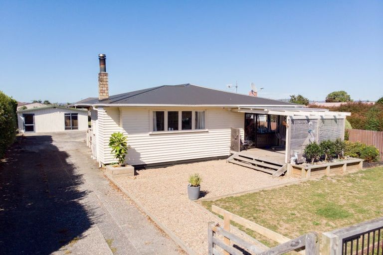 Photo of property in 33 Hayward Road, Ngatea, 3503