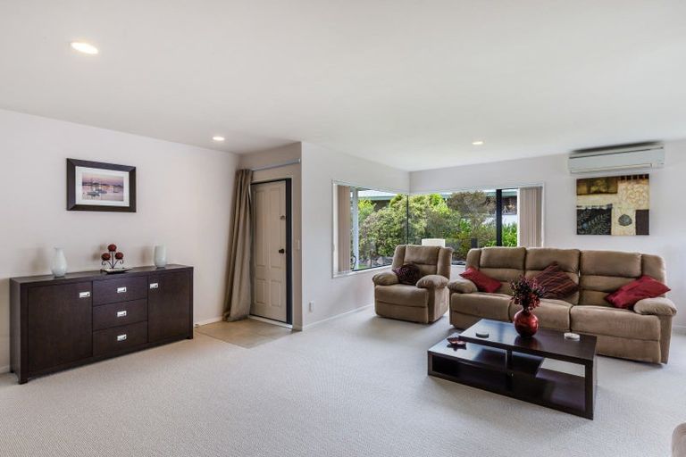 Photo of property in 35 Kinder Street, Acacia Bay, Taupo, 3330