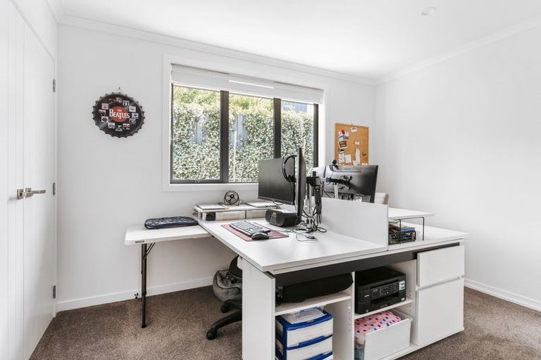 Photo of property in Waterview Estate, 30/4 Greystone Place, Omokoroa, 3114