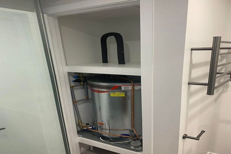 Photo of property in 10 Pari Tai Way, Houghton Bay, Wellington, 6023