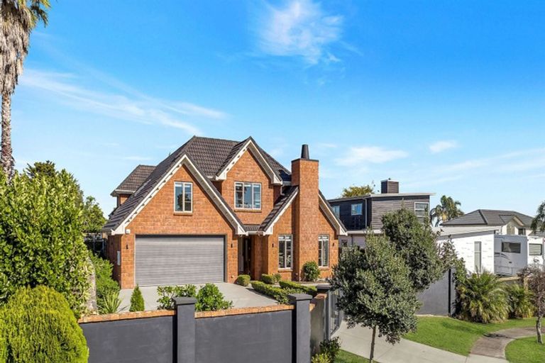 Photo of property in 24 The Mews, Shamrock Park, Auckland, 2016