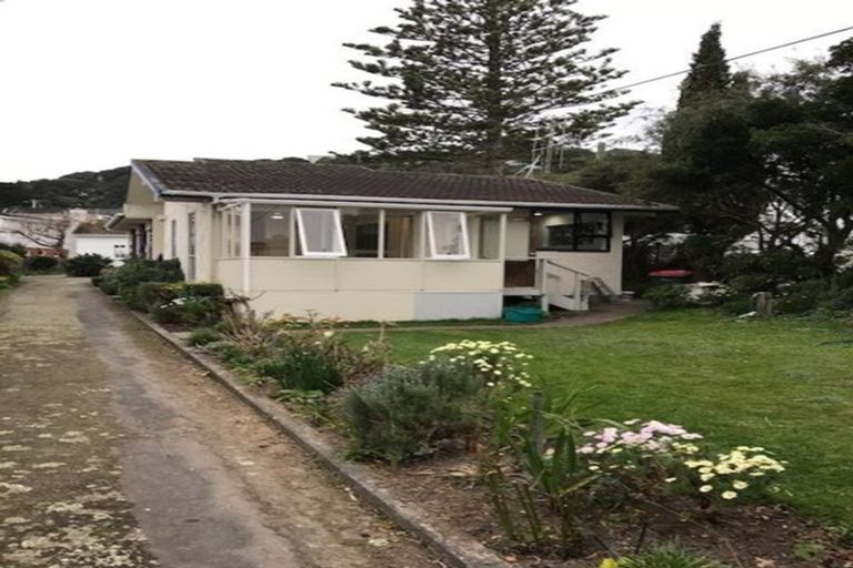 Photo of property in 15a Streatlam Crescent, Strathmore Park, Wellington, 6022