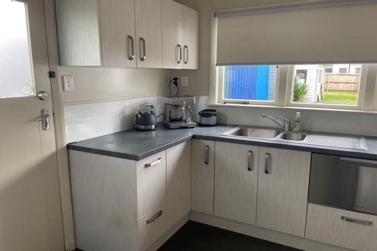 Photo of property in 72b Arimu Road, Papakura, 2110