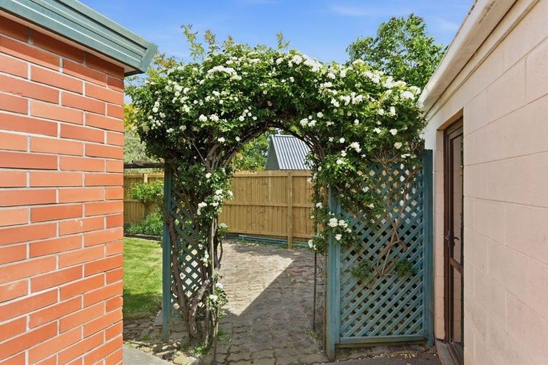 Photo of property in 12 Swithland Place, Avonhead, Christchurch, 8042