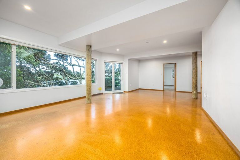 Photo of property in 74 Queen Street, Northcote Point, Auckland, 0627