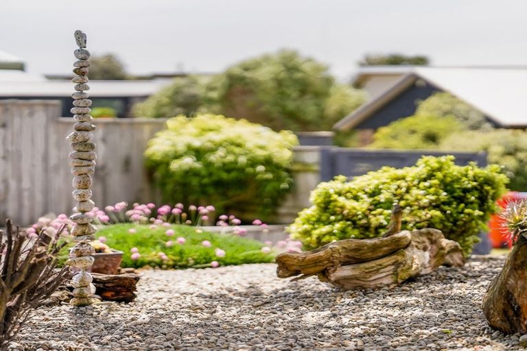 Photo of property in 38 Pharazyn Avenue, Waikanae Beach, Waikanae, 5036