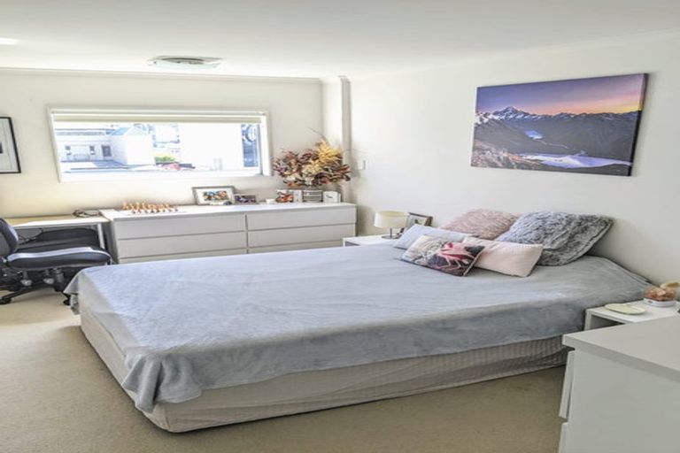 Photo of property in Monvie Apartments, 208/15 Holland Street, Te Aro, Wellington, 6011