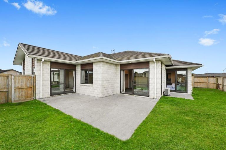 Photo of property in 2 Capricorn Place, Rototuna North, Hamilton, 3210