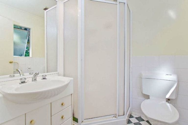 Photo of property in 1/66 Gosford Drive, Botany Downs, Auckland, 2010