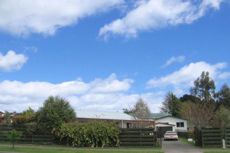 Photo of property in 17 Kiddle Drive, Hilltop, Taupo, 3330