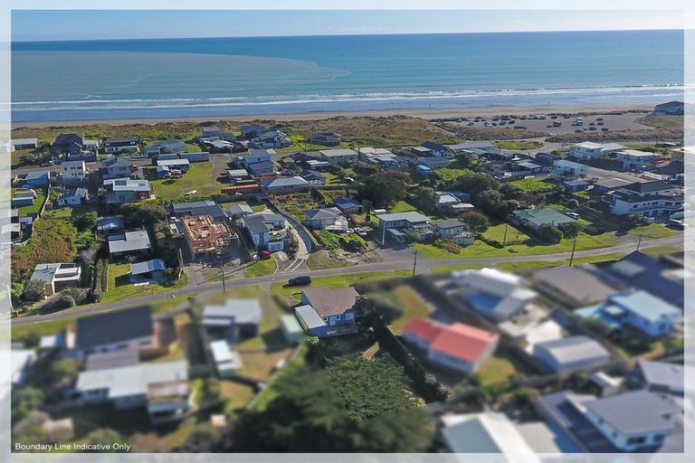 Photo of property in 13 Nelson Street, Foxton Beach, Foxton, 4815