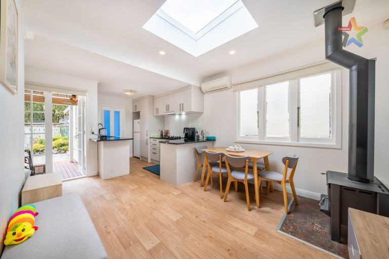 Photo of property in 18 Kauri Street, Eastbourne, Lower Hutt, 5013