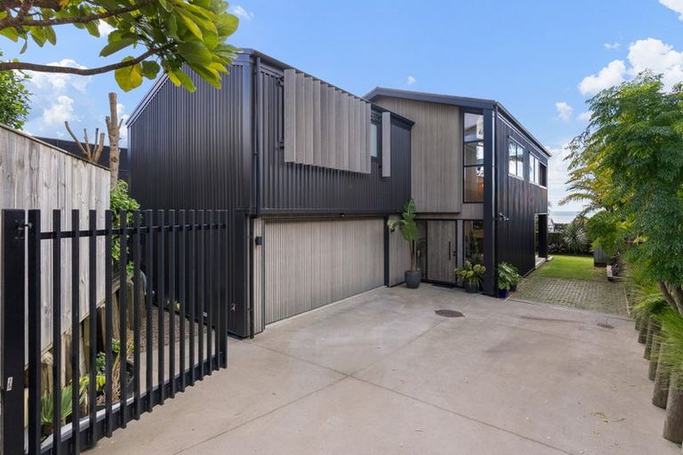 Photo of property in 45a Gulf View Road, Murrays Bay, Auckland, 0630