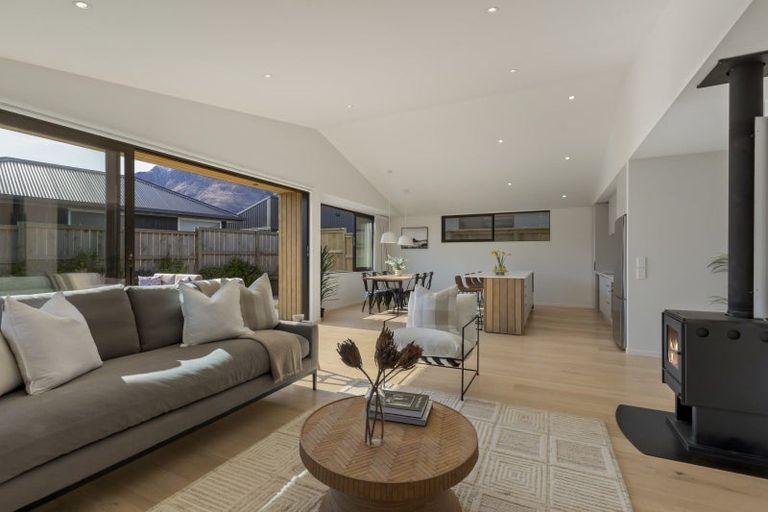 Photo of property in 22 Corriedale Road, Jacks Point, 9371