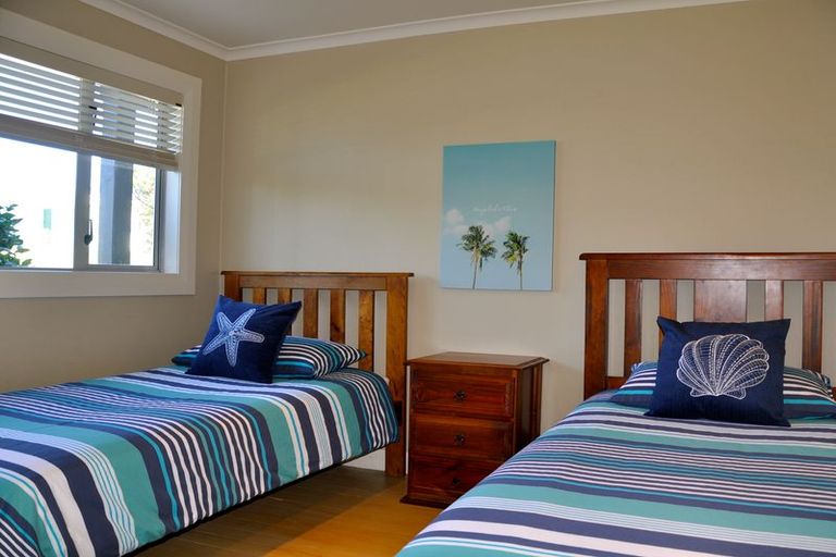 Photo of property in 16 Ocean View Road, Waihi Beach, 3611