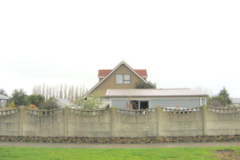 Photo of property in 49 Hunter Street, Edendale, 9825