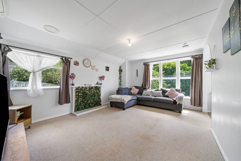 Photo of property in 12 Ngahue Crescent, Elsdon, Porirua, 5022
