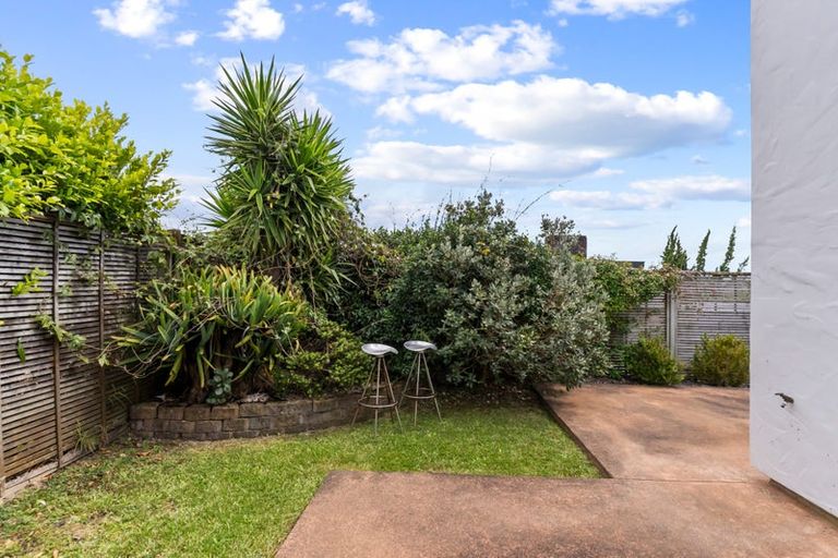 Photo of property in 3/64 Schnapper Rock Road, Schnapper Rock, Auckland, 0632