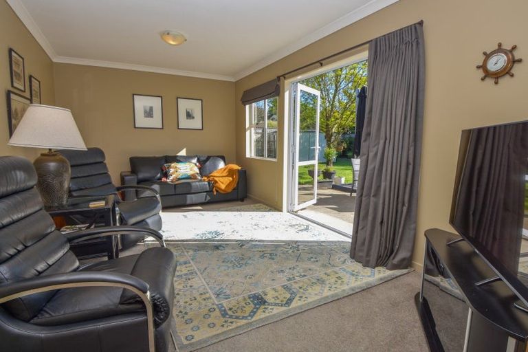 Photo of property in 26 Deller Drive, Carterton, 5713