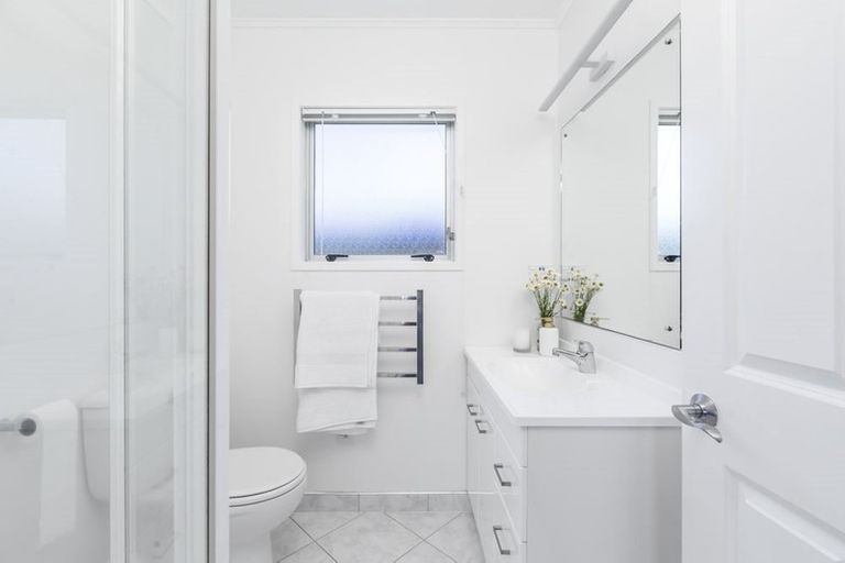 Photo of property in 1301 Whangaparaoa Road, Army Bay, Whangaparaoa, 0930