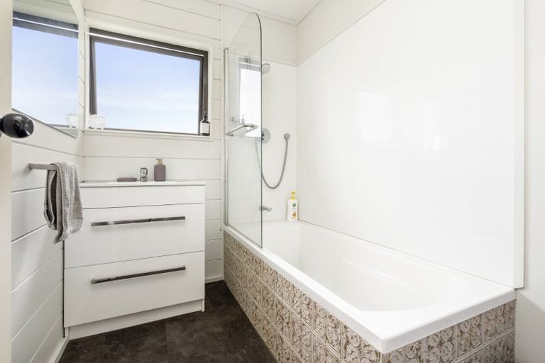 Photo of property in 43 Waterford Road, Fitzroy, Hamilton, 3206