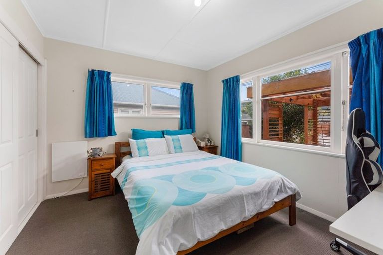 Photo of property in 1 Peel Place, Wainuiomata, Lower Hutt, 5014