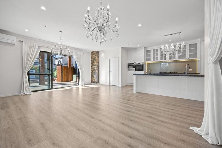 Photo of property in 16 Lime Hill Rise, Flat Bush, Auckland, 2019