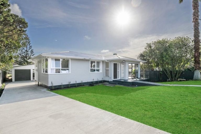 Photo of property in 5 Sutton Avenue, Mangere East, Auckland, 2024