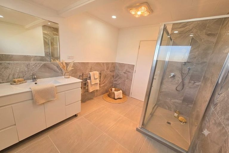 Photo of property in 61 Alabaster Drive, Papatoetoe, Auckland, 2025
