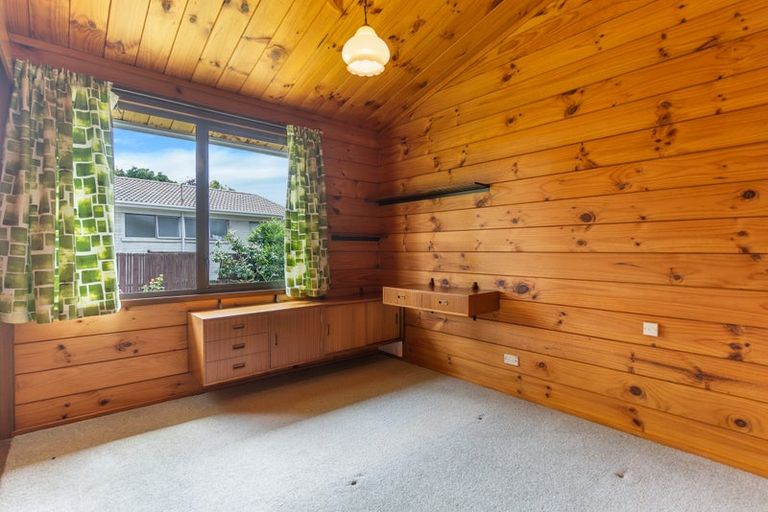 Photo of property in 17 Booker Place, Weymouth, Auckland, 2103