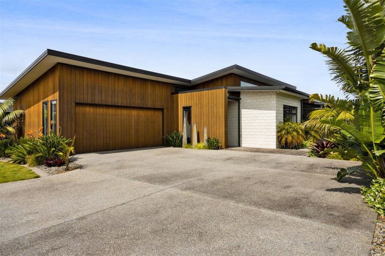 Photo of property in 14 Waitaha Place, Bell Block, New Plymouth, 4312