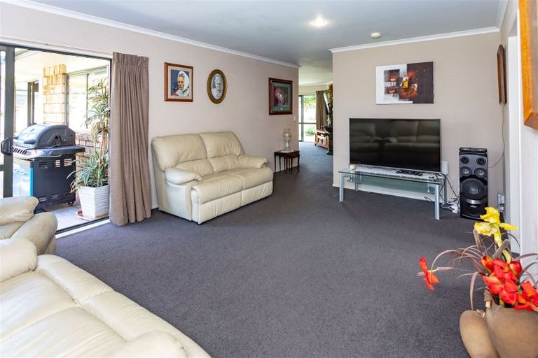 Photo of property in 60 Cholmondeley Crescent, Whitianga, 3510