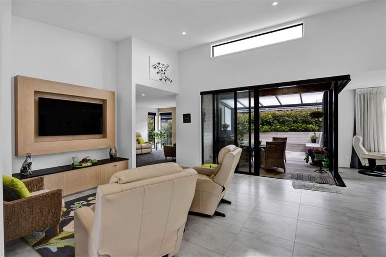 Photo of property in 14 Waitaha Place, Bell Block, New Plymouth, 4312