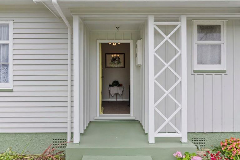 Photo of property in 68 Conway Road, Eltham, 4322