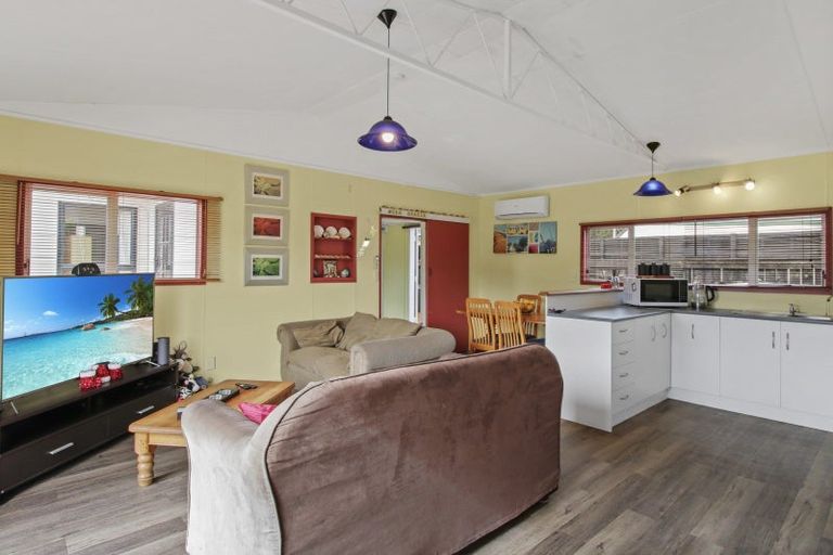 Photo of property in 83 Nash Parade, Foxton Beach, Foxton, 4815
